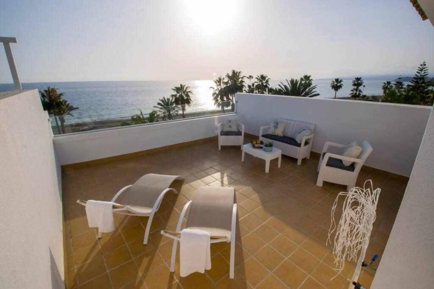 Duplex A La Orilla Del Mediterraneo Torrox Exterior foto
